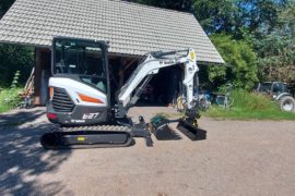 Pásový bagr Bobcat E27